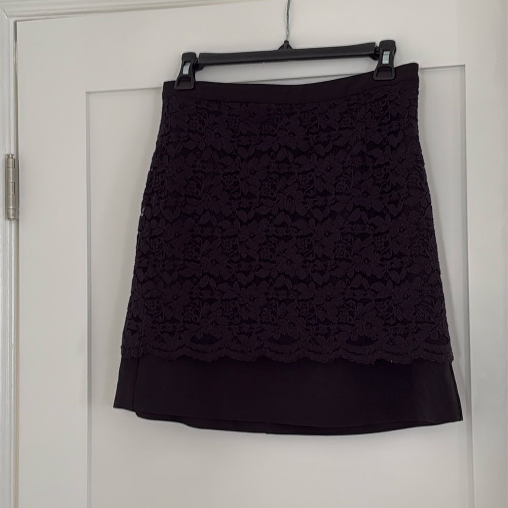 Nicole Miller New York black short skirt w/ lace detailing